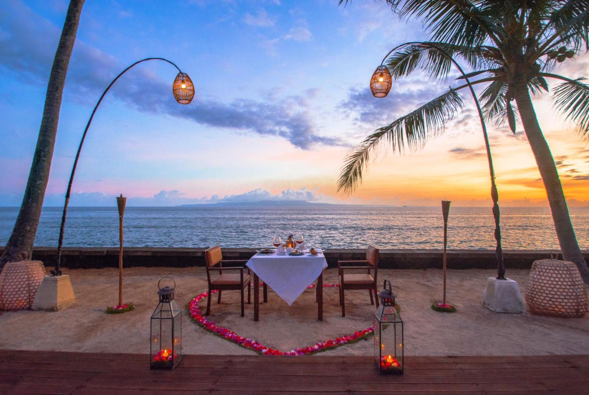 Nirwana Beach & Resort Candidasa Exteriör bild Sunset at the beach