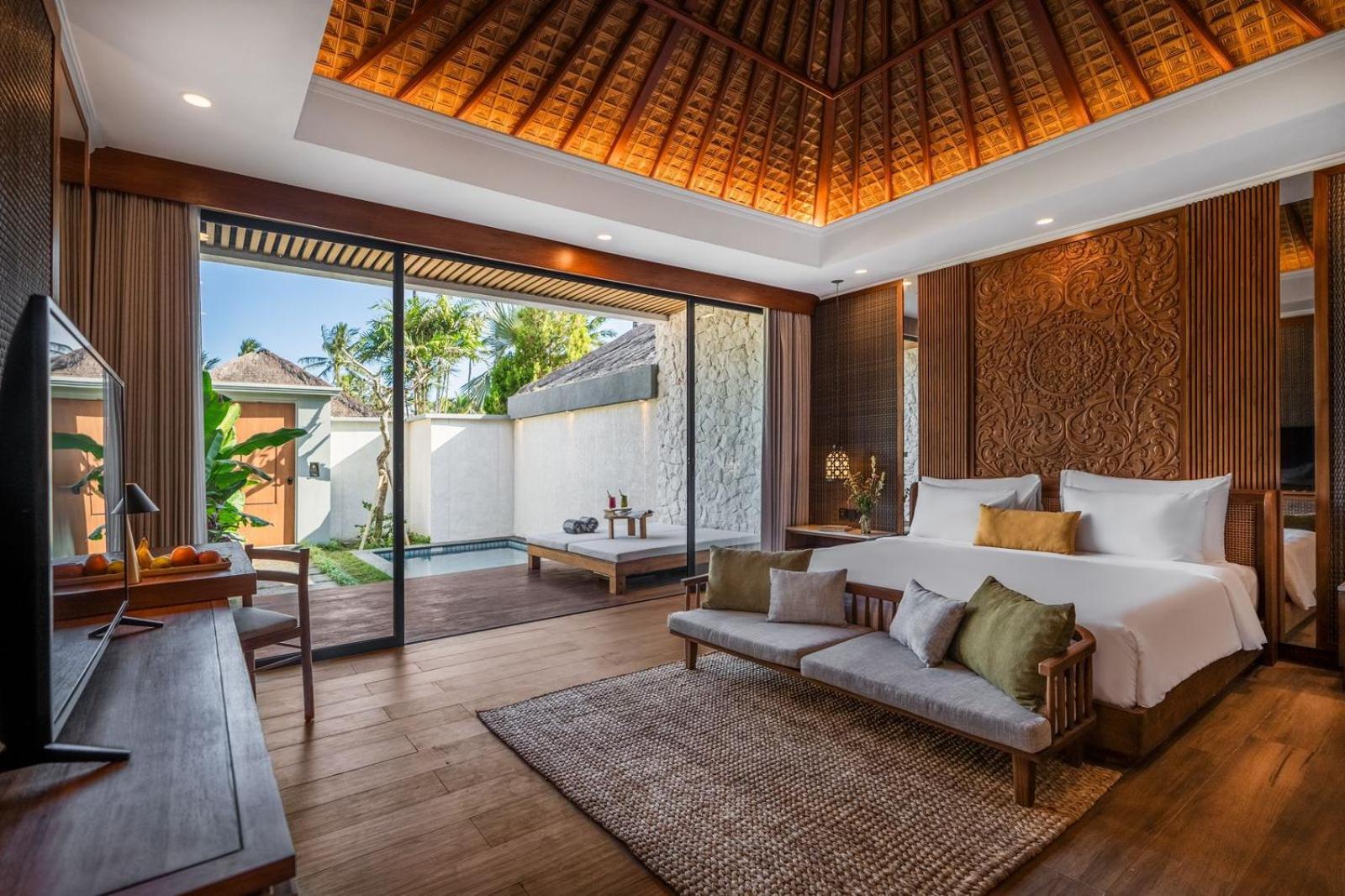 Nirwana Beach & Resort Candidasa Exteriör bild A bedroom at the hotel