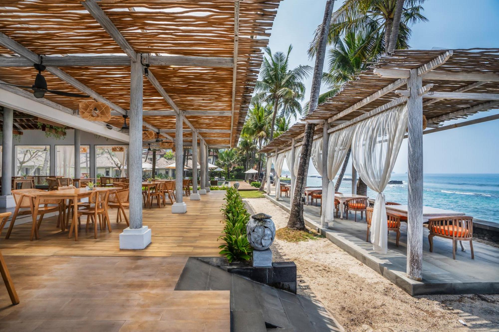Nirwana Beach & Resort Candidasa Exteriör bild The Beach Club