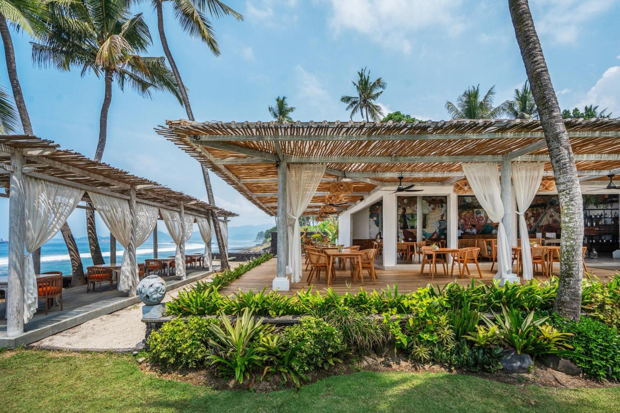Nirwana Beach & Resort Candidasa Exteriör bild The Beach Club
