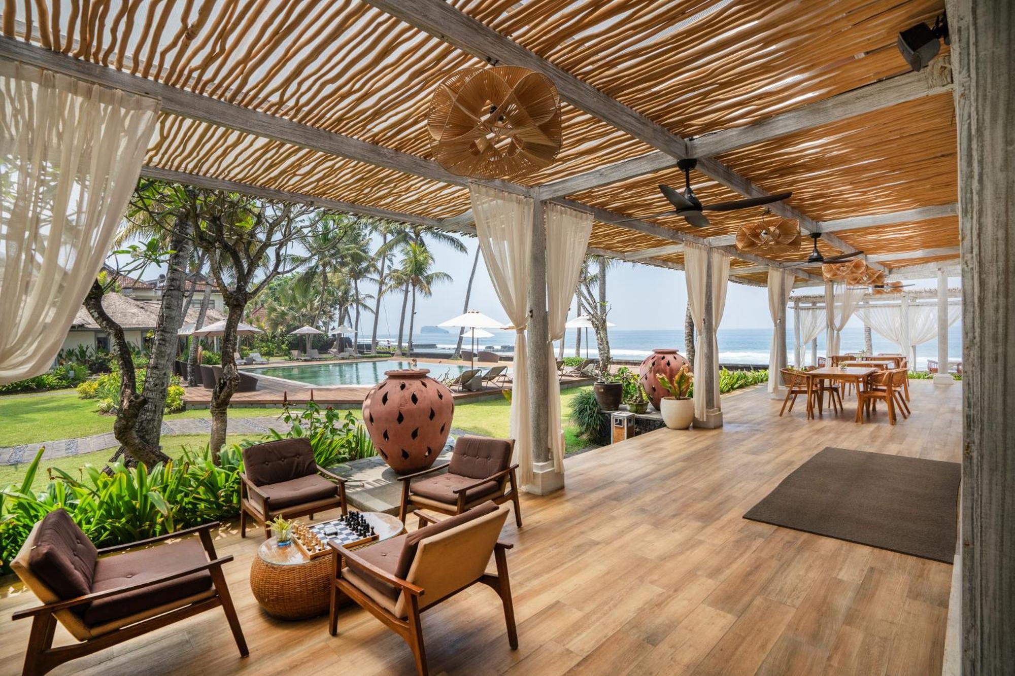 Nirwana Beach & Resort Candidasa Exteriör bild The Beach Club