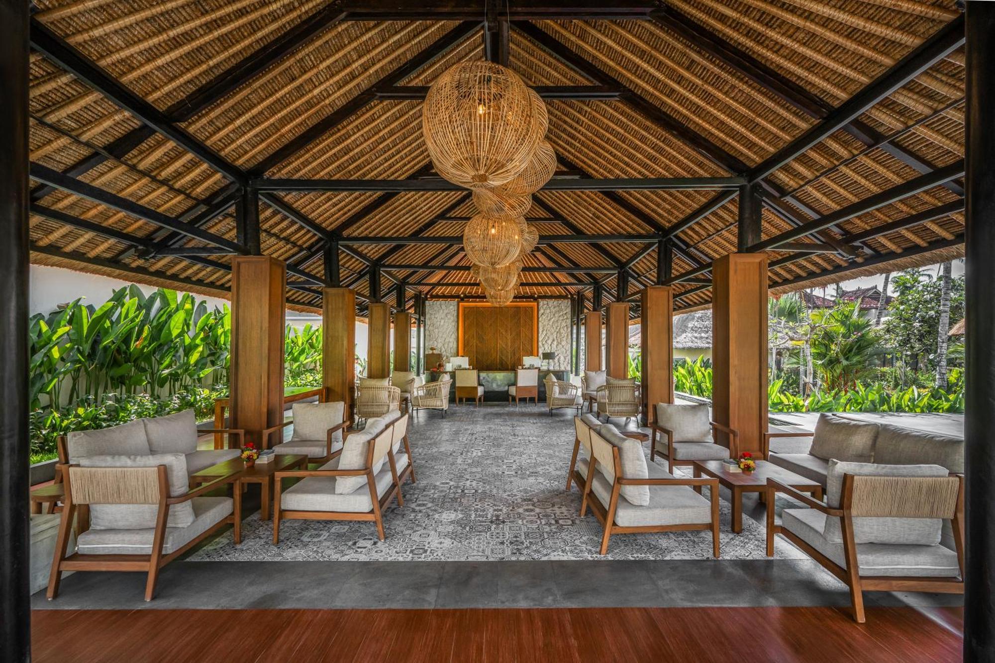 Nirwana Beach & Resort Candidasa Exteriör bild The lobby of the hotel